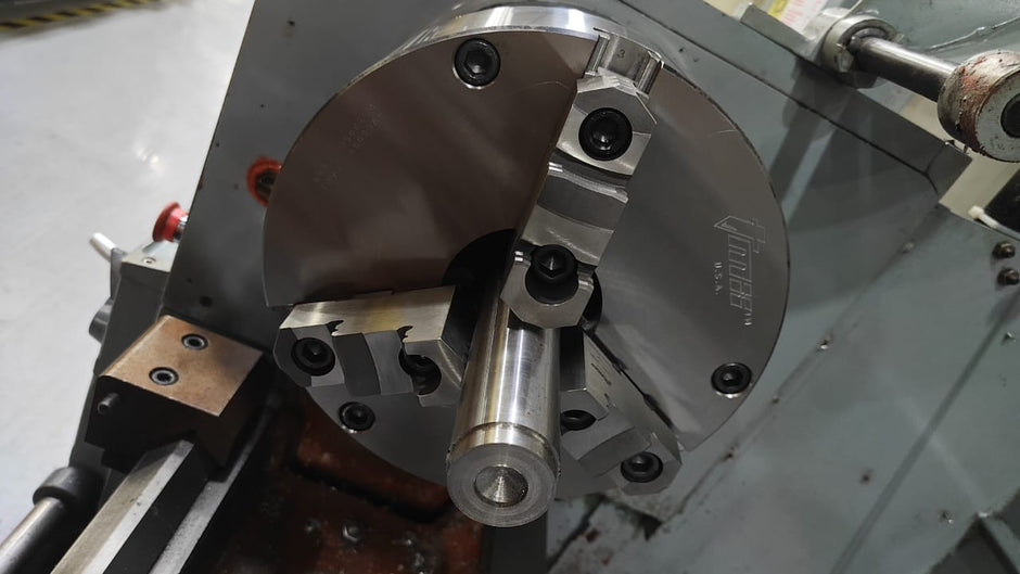 self-centering chuck on a lathe